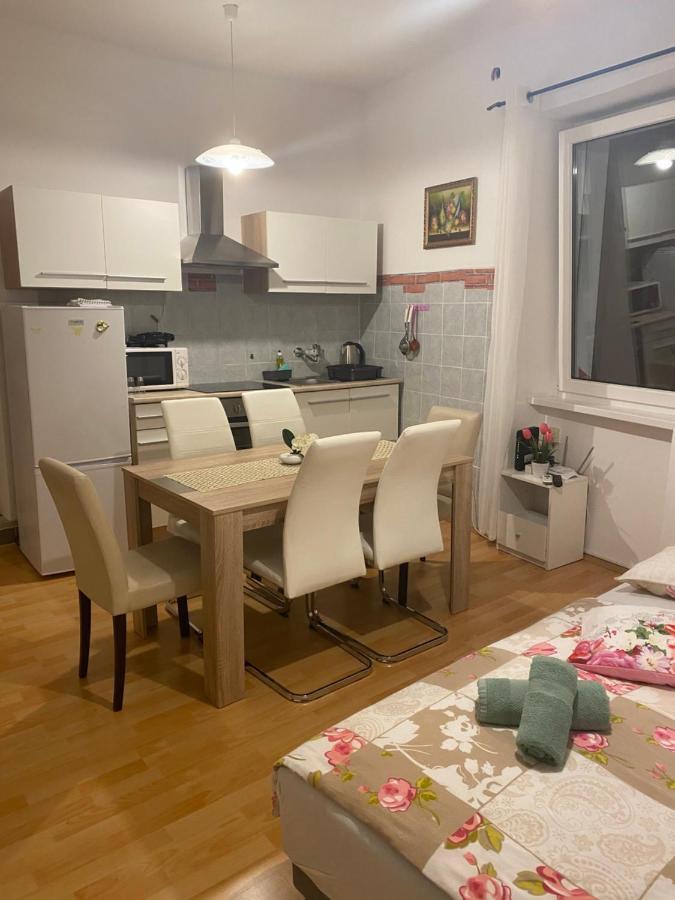 Seki House Apartment Piran Luaran gambar