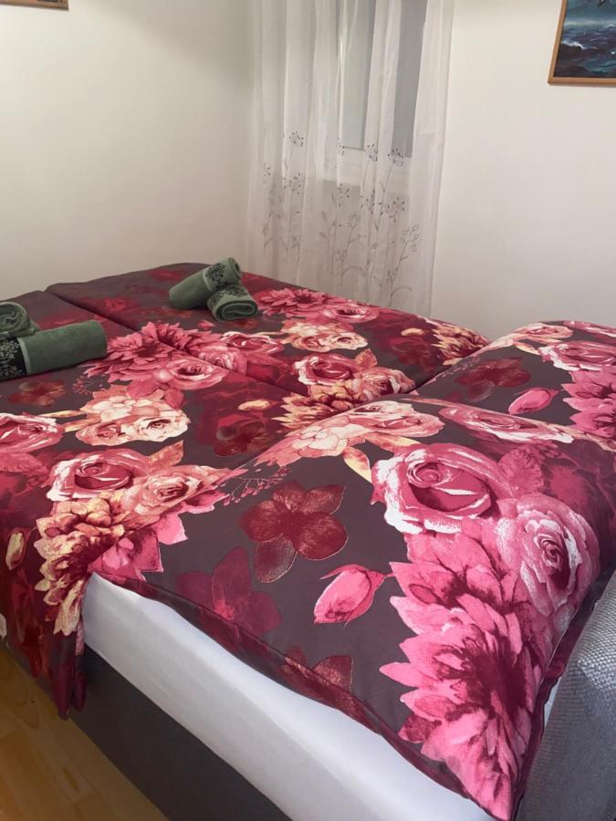 Seki House Apartment Piran Luaran gambar